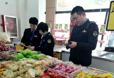 郑东新区食药监局春雷行动在进行,严执法可不只是说说